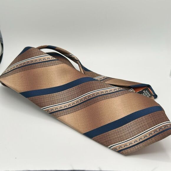 Vintage Egon Von Furstenberg Tie - Picture 5 of 5